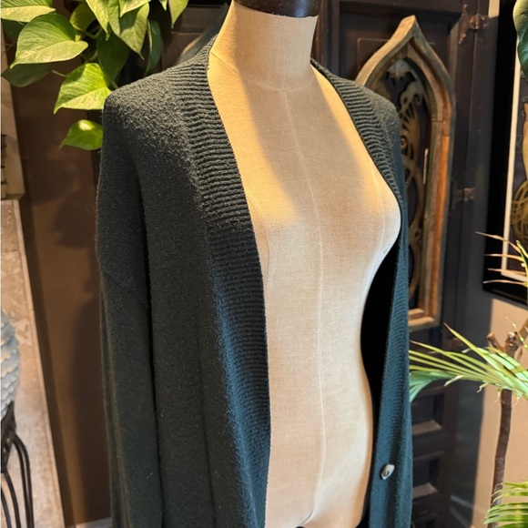 Ava & Viv Plus Size Boucle Hunter Green Button Down Duster Cardigan Sweater - Picture 8 of 11